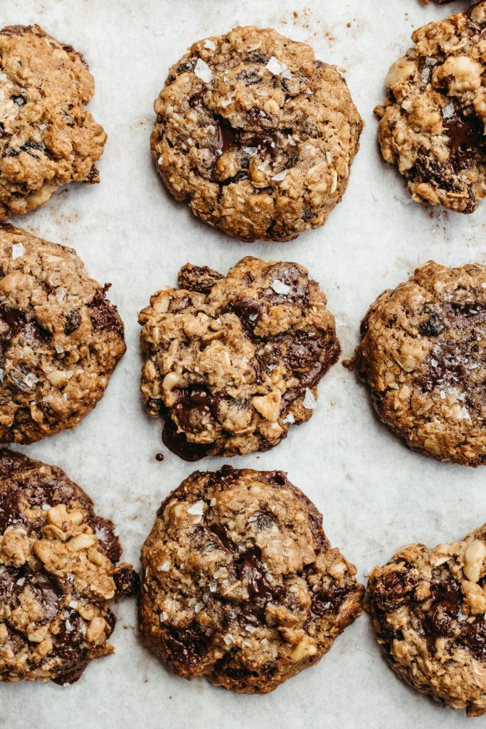 healthy oatmeal cookies_light desserts