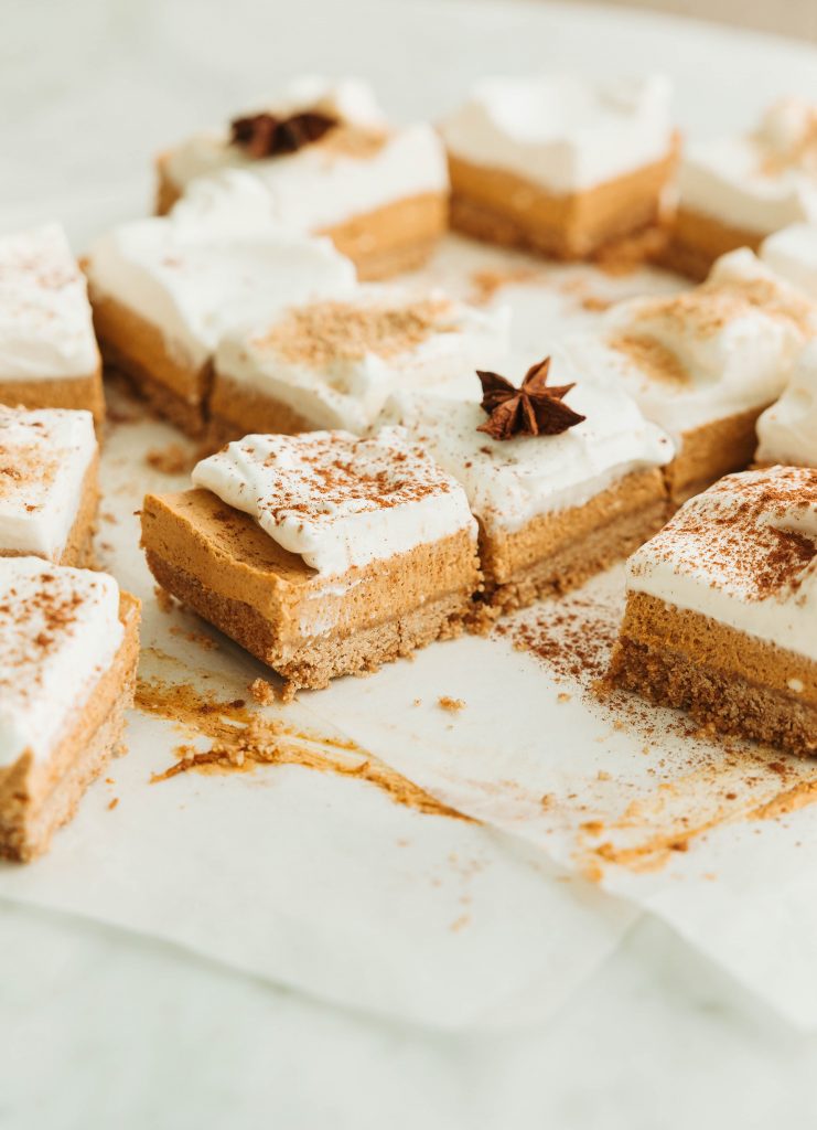 pumpkin pie bars_thanksgiving desserts 