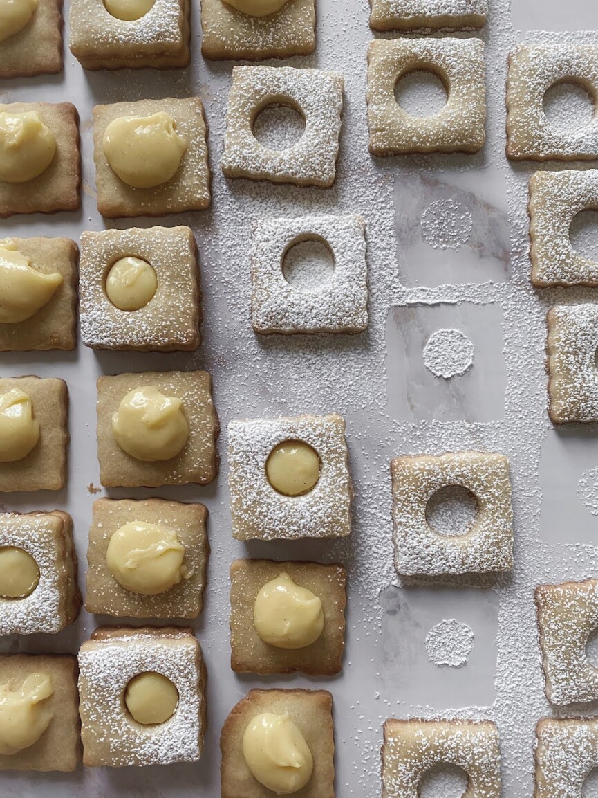 Linzer cookies recipe.